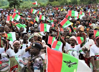 Burundi-Election : la route reliant l’EST du Burundi a la Tanzanie, une promesse du CNDD-FDD Les Bagumyabanga et sympatisans du CNDDFDD étaient en meeting au stade Buhumuza de la province Cankuzo