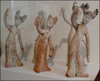 ART DE LA DYNASTIE HAN : MIROIRS EN BRONZE, COSTUMES EN JADE ET FIGURES FUNÉRAIRES